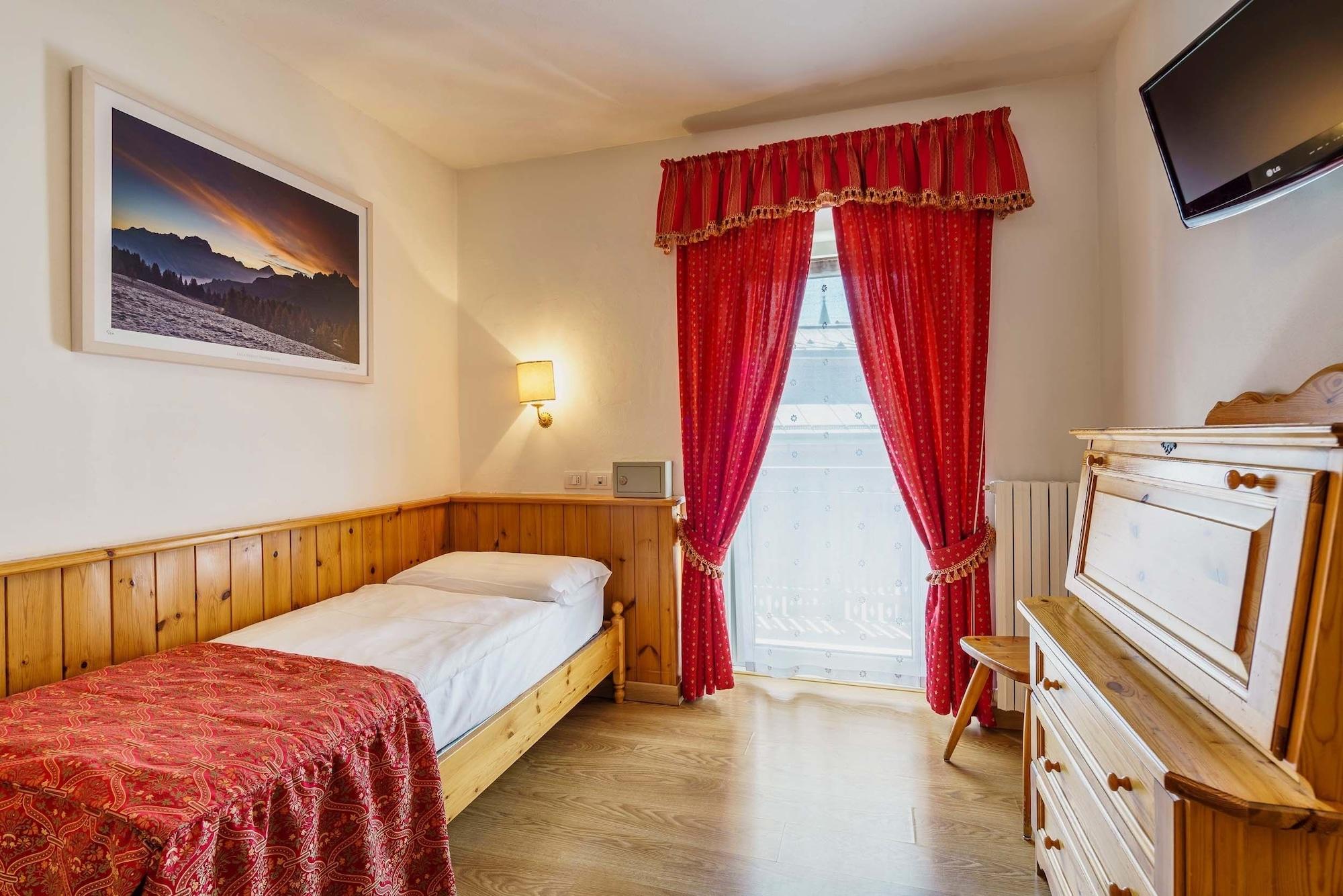 Hotel Aquila Cortina dʼAmpezzo Esterno foto