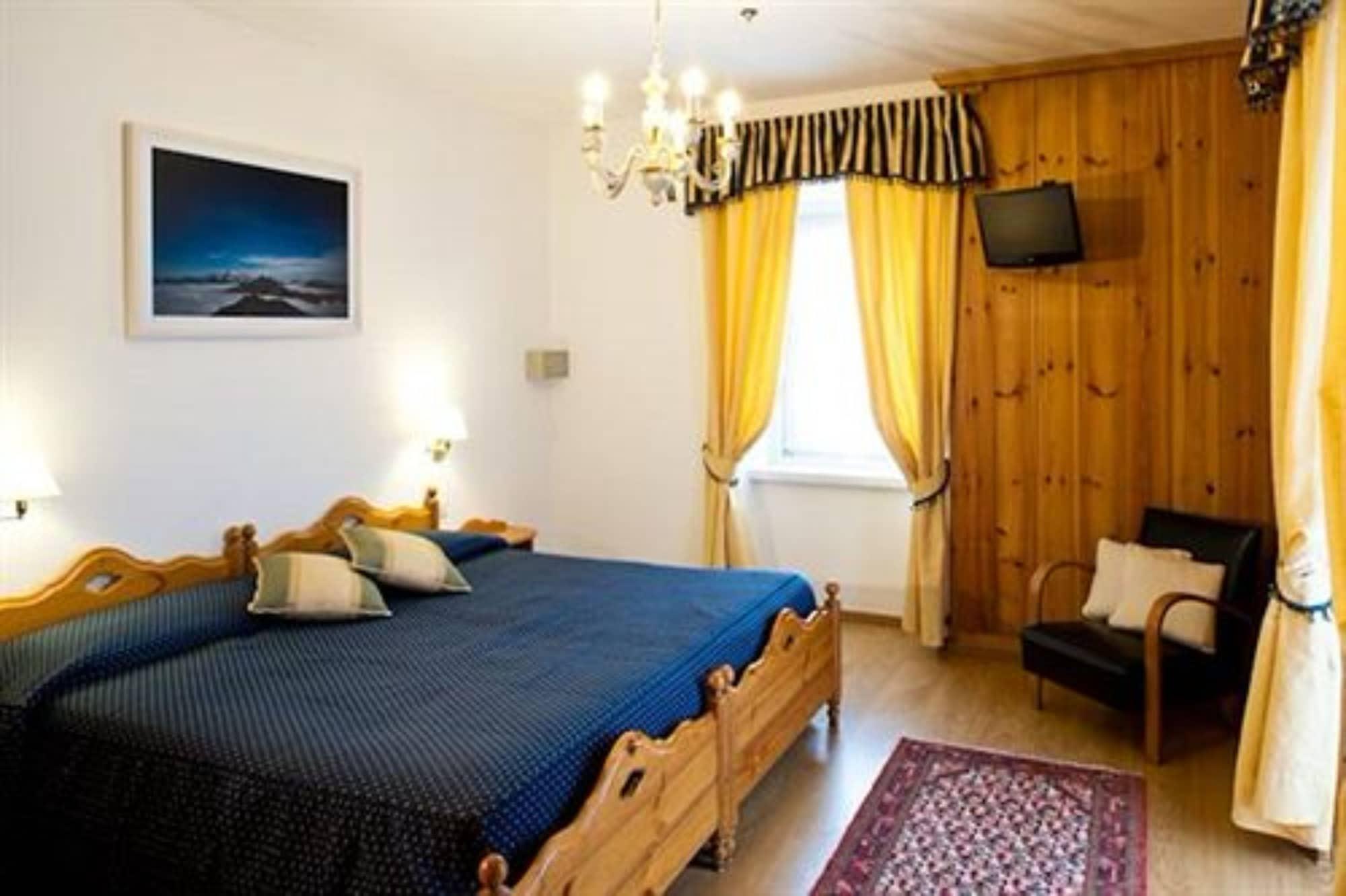 Hotel Aquila Cortina dʼAmpezzo Esterno foto