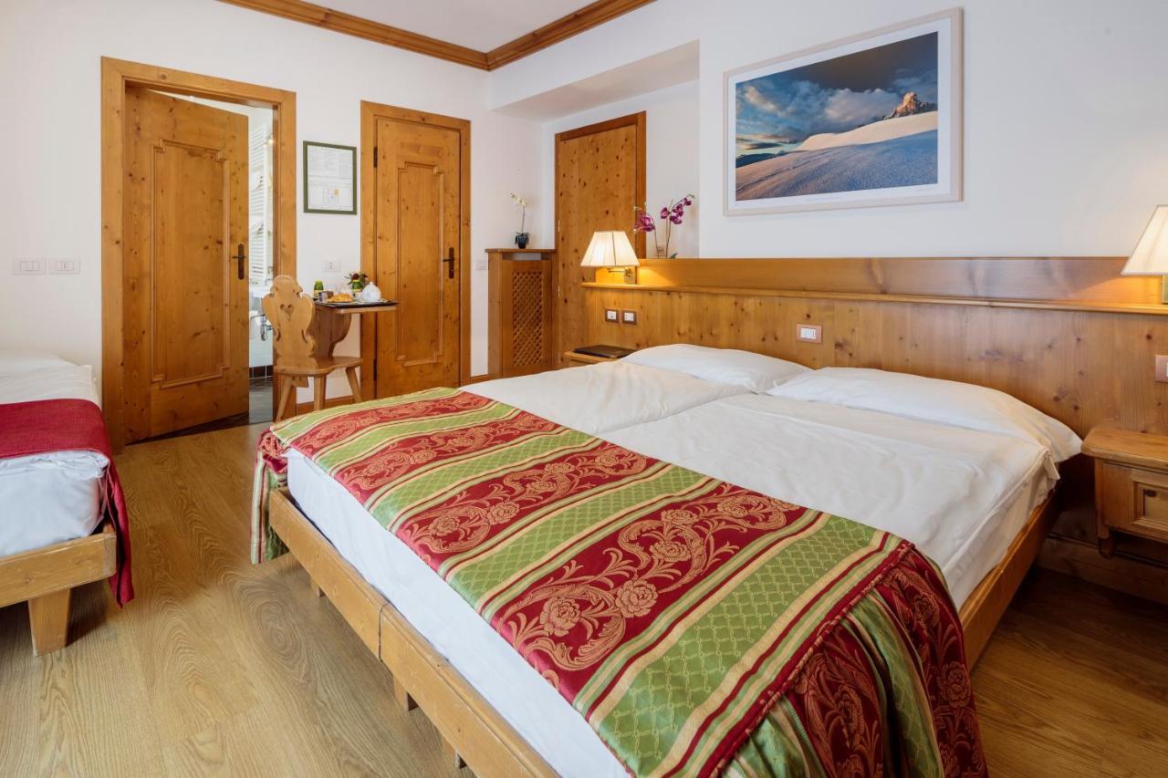 Hotel Aquila Cortina dʼAmpezzo Esterno foto