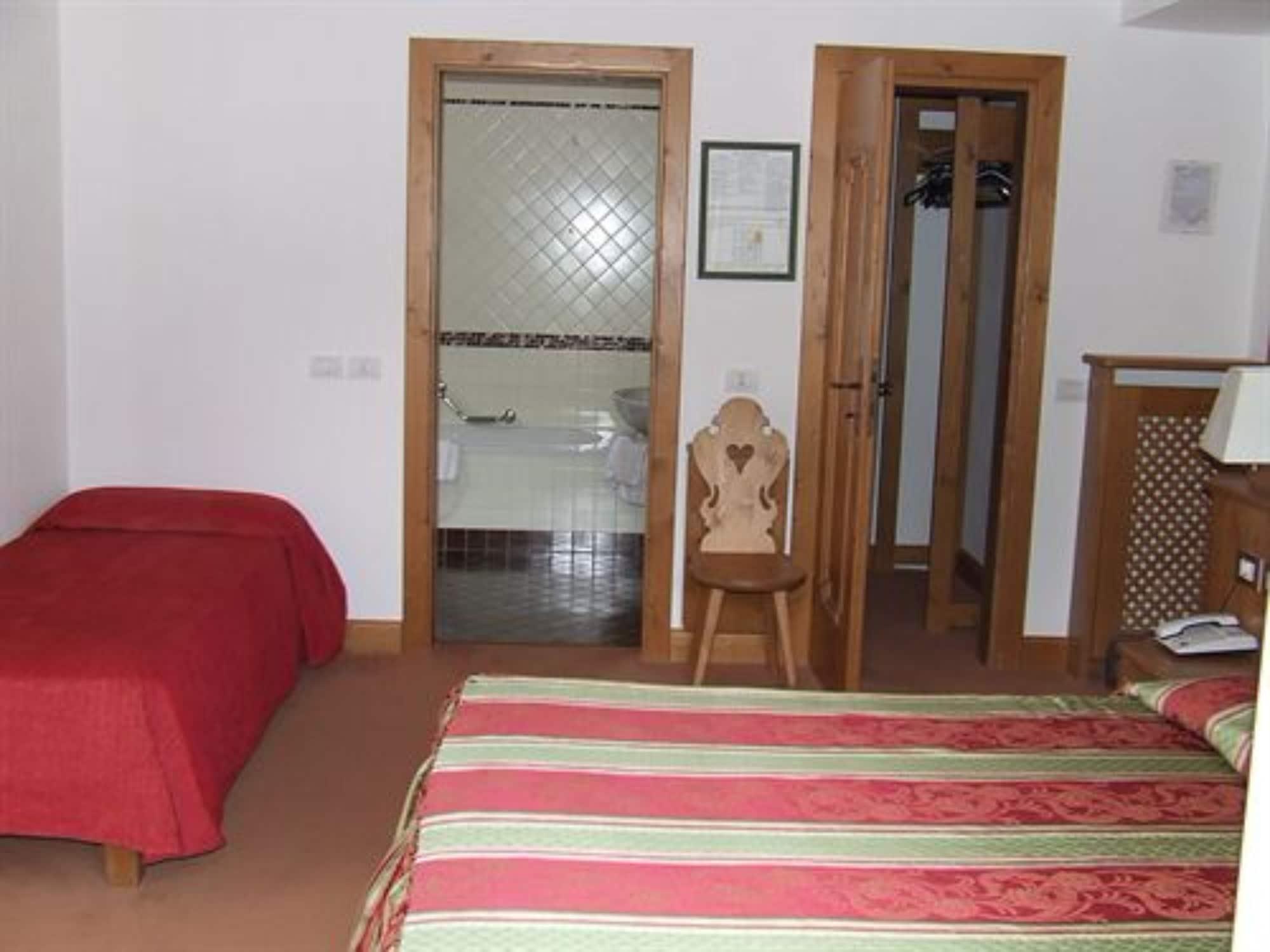 Hotel Aquila Cortina dʼAmpezzo Esterno foto