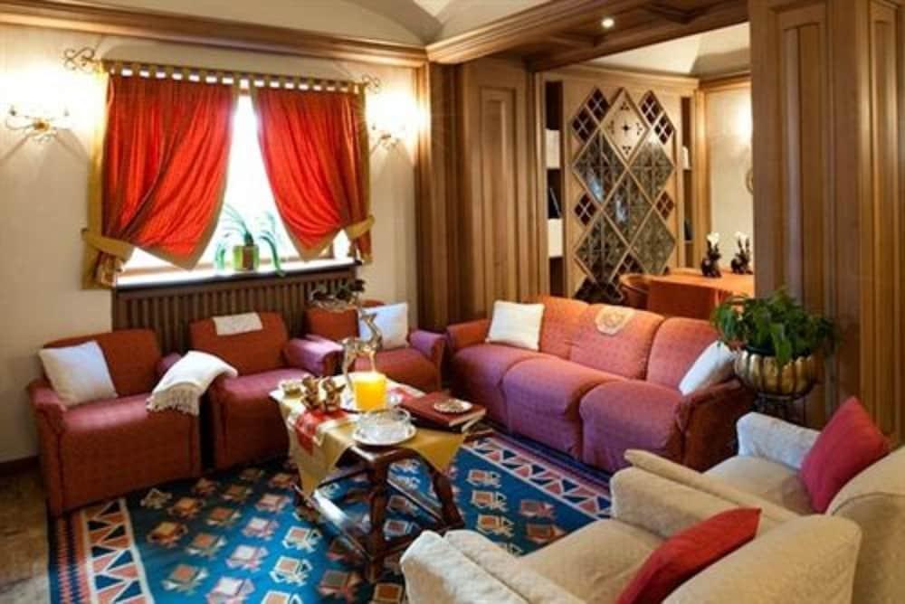 Hotel Aquila Cortina dʼAmpezzo Esterno foto