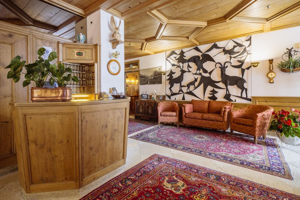 Hotel Aquila Cortina dʼAmpezzo Esterno foto