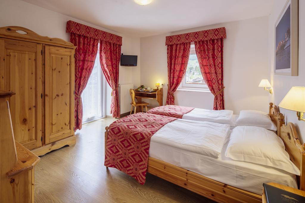 Hotel Aquila Cortina dʼAmpezzo Esterno foto
