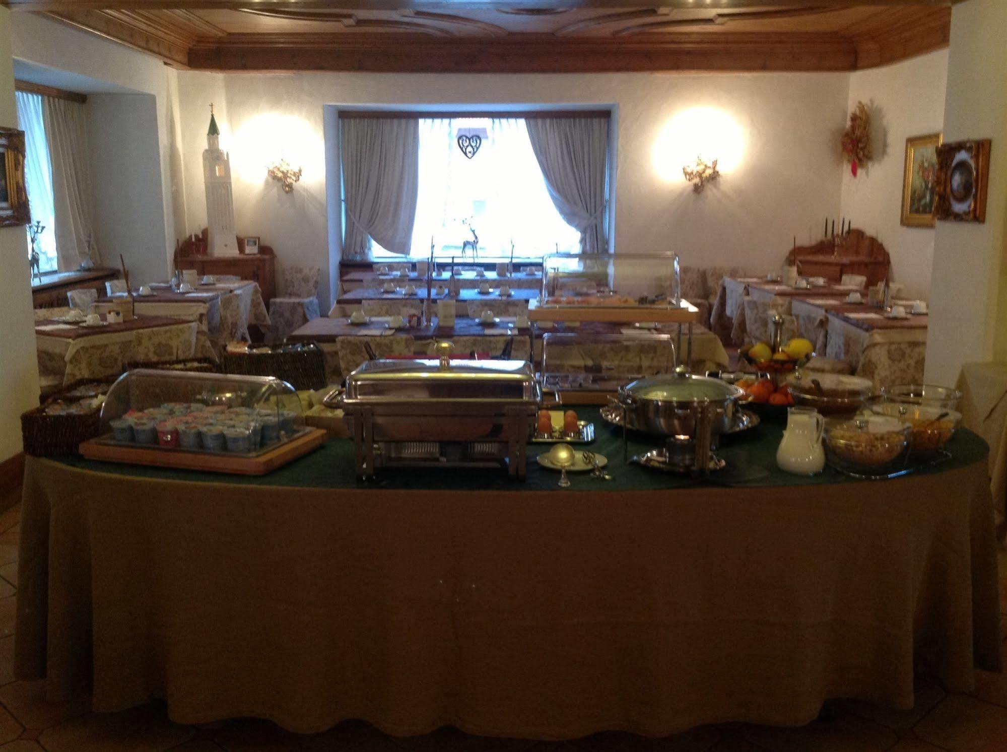 Hotel Aquila Cortina dʼAmpezzo Esterno foto