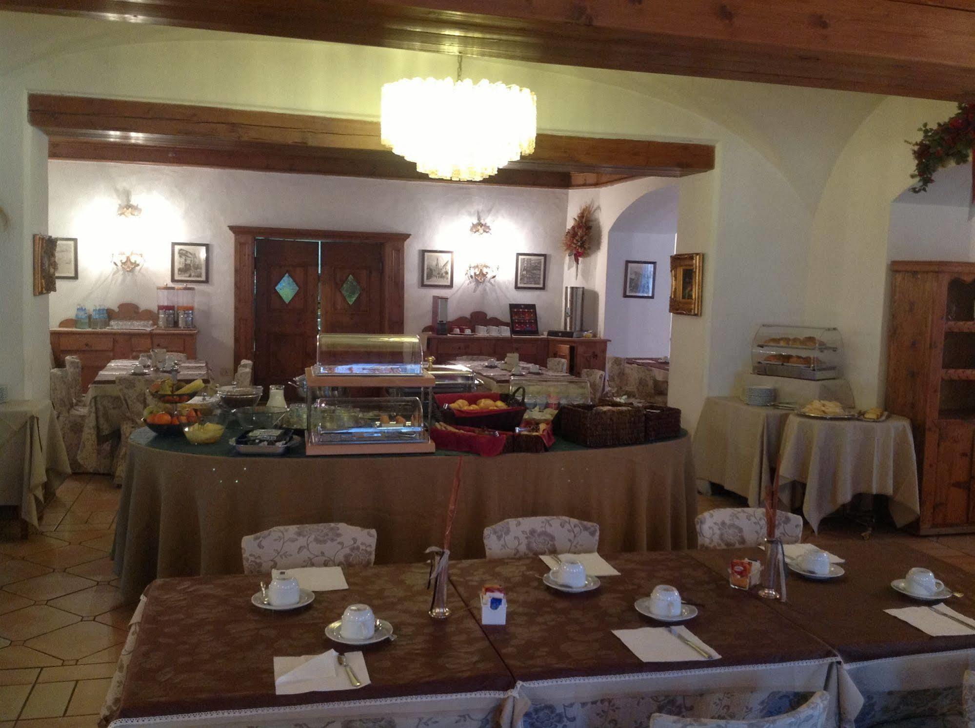 Hotel Aquila Cortina dʼAmpezzo Esterno foto